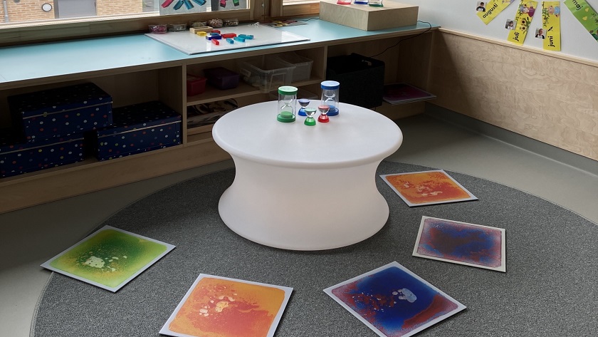 bord som ändrar färg för att stimulera sinnena